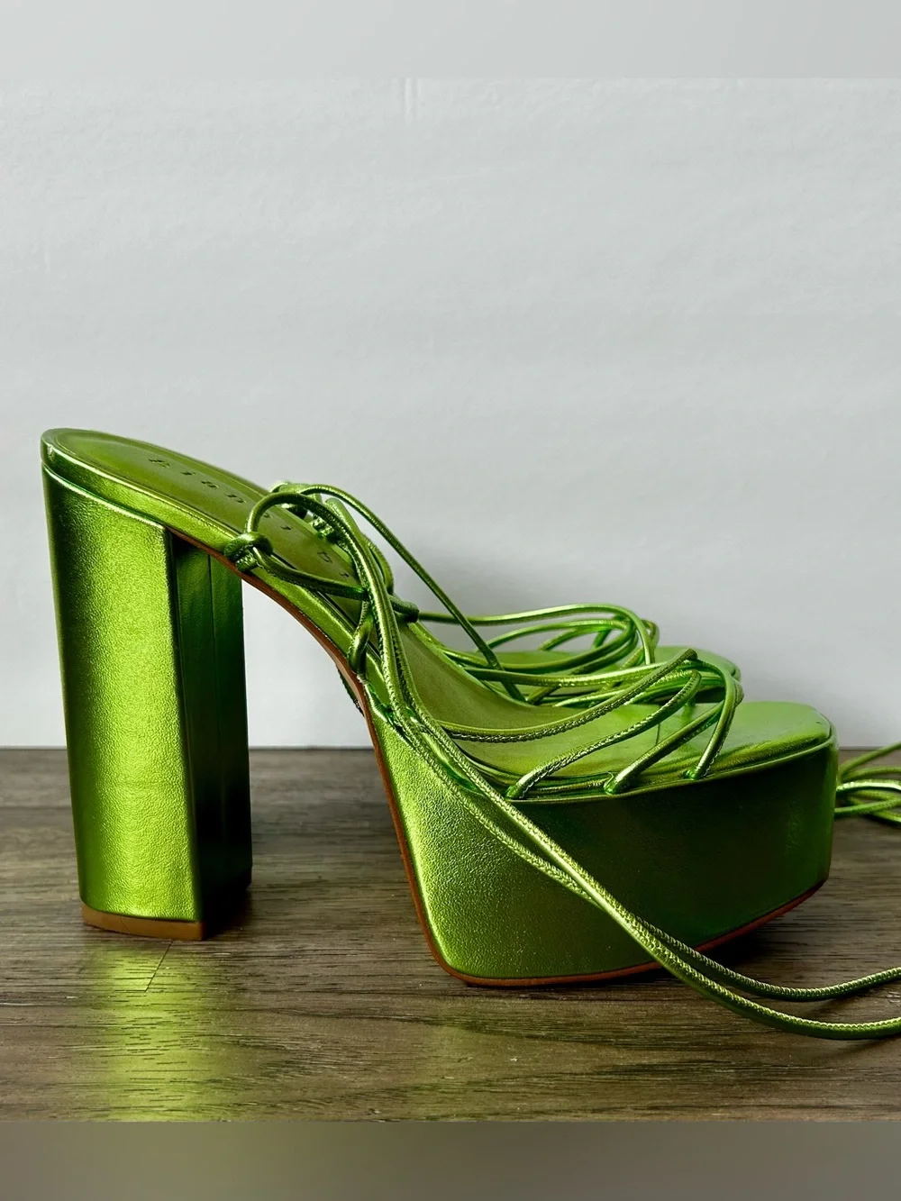 💚 Gianni Bini Metallic Green Platform Heels